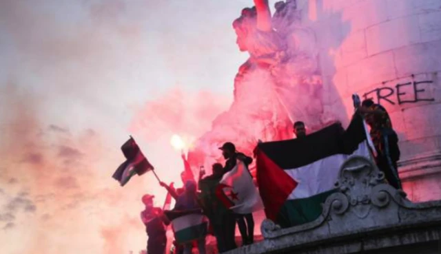 PARIS