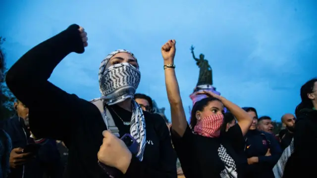 Акция в Париже