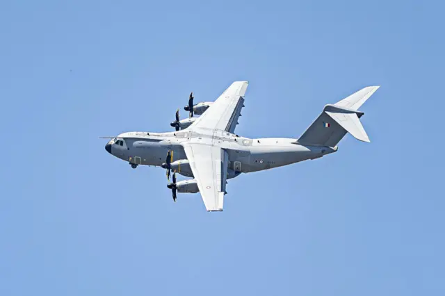 Военный самолет