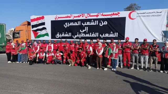 صورة للتبرعات من مصر إلى الشعب الفلسطيني