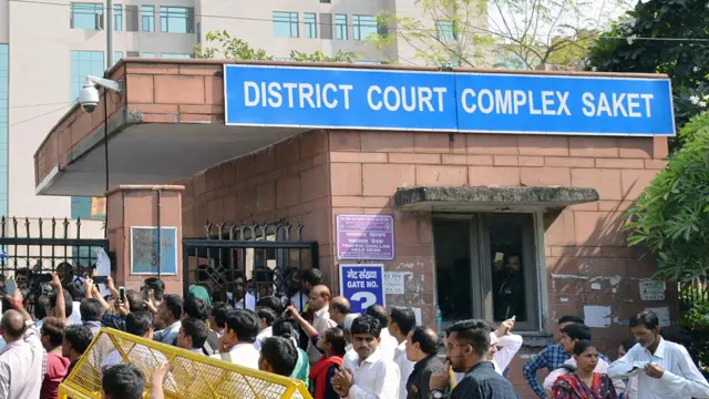 साकेत कोर्ट