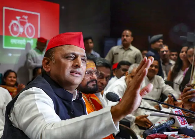 अखिलेश यादव