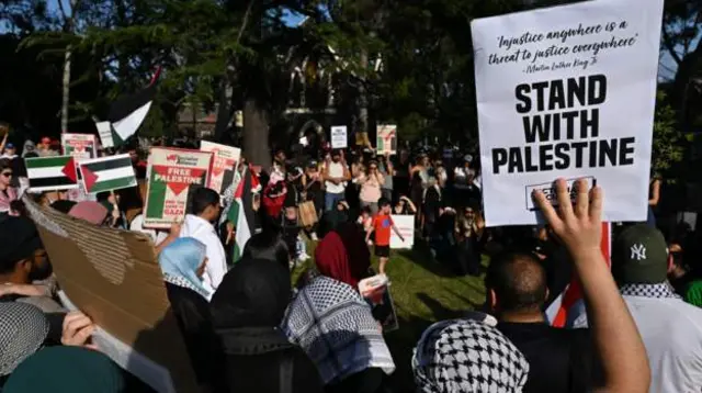 Avustralya'nın Melbourne kentinde düzenlenen protesto
