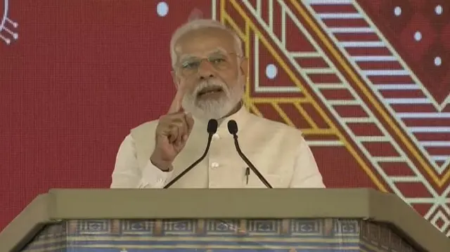 नरेंद्र मोदी