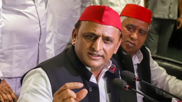 अखिलेश यादव