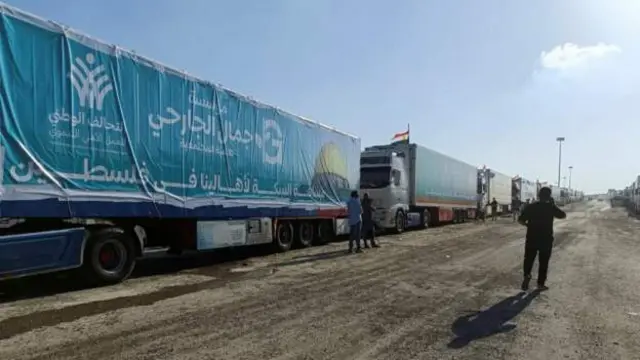 کامیونهای کمک به غزه
