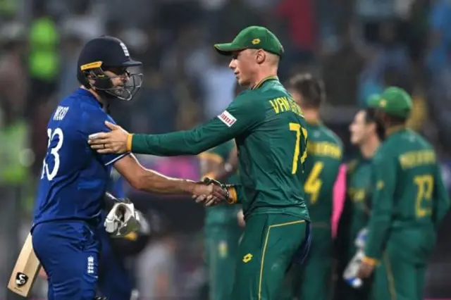 ఇంగ్లాండ్, సౌత్ ఆఫ్రికా జట్టు ఆటగాళ్లు