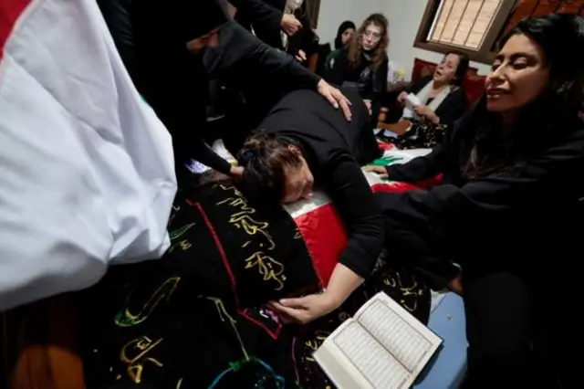 የሮይተርስ ጋዜጠኛ ፋተማ ካንሶ ከተገደለ በኋላ የጋዜጠኛው እናት ሐዘናቸውን ሲገልጹ