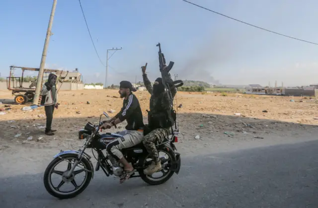 7 Ekim'de Gazze'den İsrail'e giren Hamas militanları birçok kişiyi rehin almıştı.