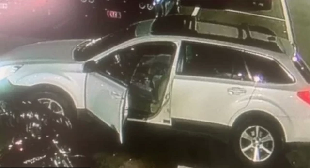 पुलिस का कहना है कि बंदूकधारी ने इस कार का इस्तेमाल किया.