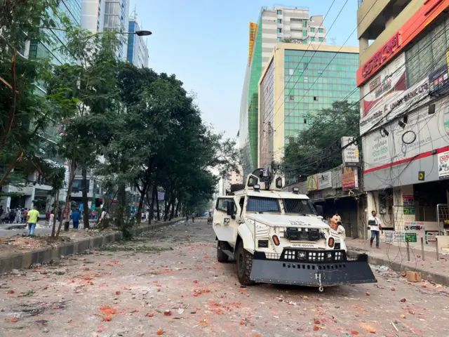 পুলিশের আর্মাড কার