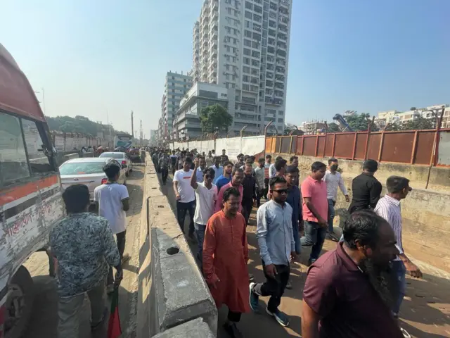কমলাপুর থেকে নয়াপল্টন অভিমুখে বিএনপির মিছিল
