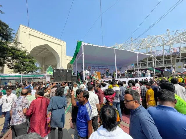 বায়তুল মোকাররমের দক্ষিণ গেটের সামনে এ মঞ্চ