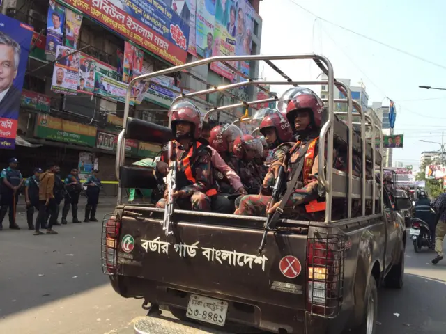 বিএনপি পার্টি অফিসের সামনে বিজিবির টহল