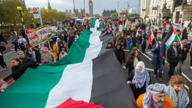 برطانیہ میں  فلسطین کے حق میں مظاہرے