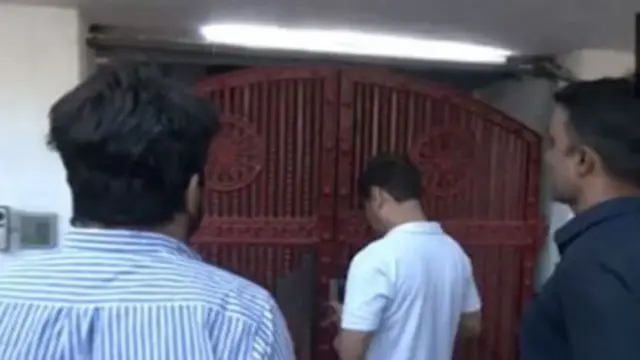 దిల్లీ పోలీసుల దాడులు