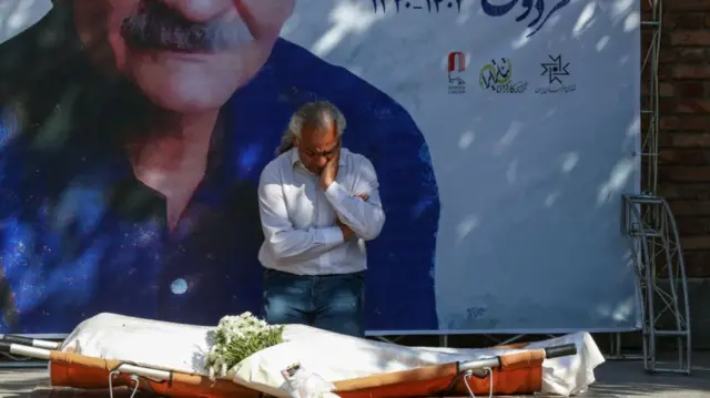فردوس کاویانی