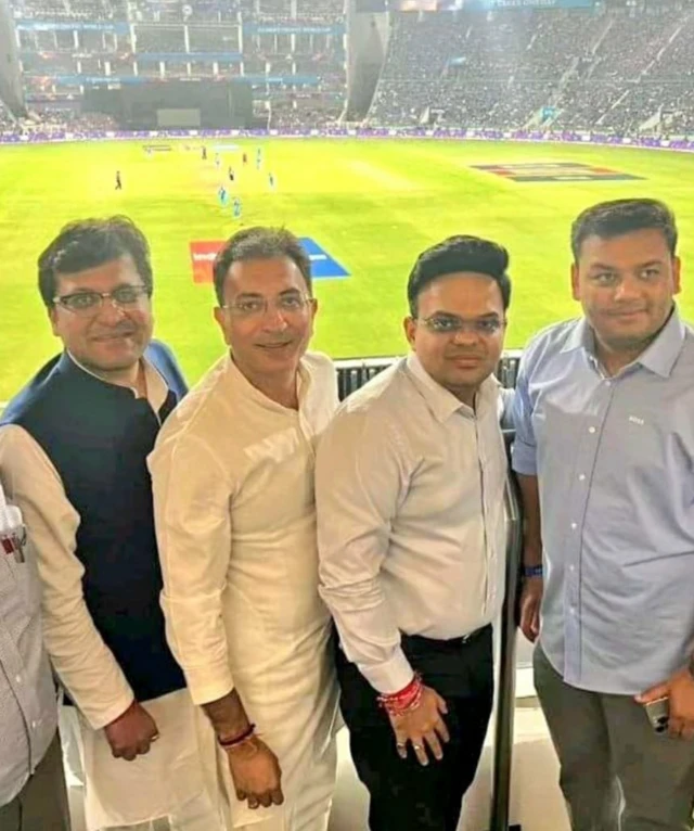 अखिलेश यादव ने शेयर की ये तस्वीर