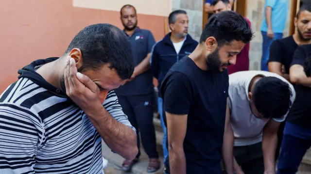 من توديع ضحايا القصف الإسرائيلي على غزة
