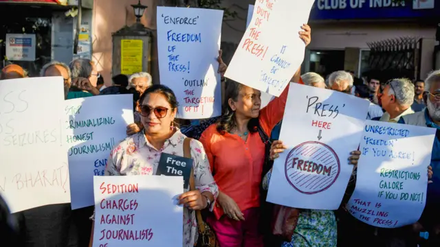 पत्रकार