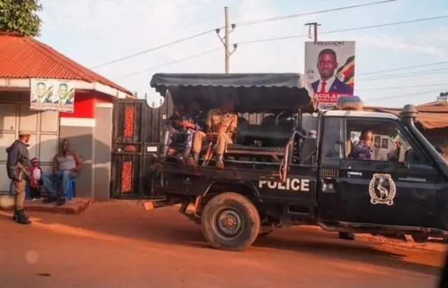 Mamia ya wafuasi wa Bobi Wine walikamatwa wiki iliyopita huku polisi wakizuia maandamano ya kumkaribisha nyumbani
