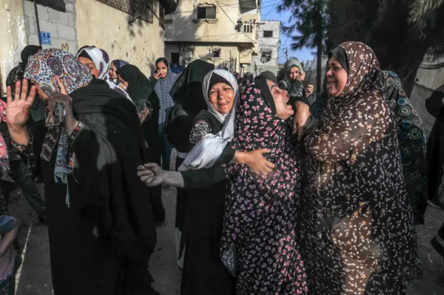 عزاداری برای کشته‌شدگان در خان یونس