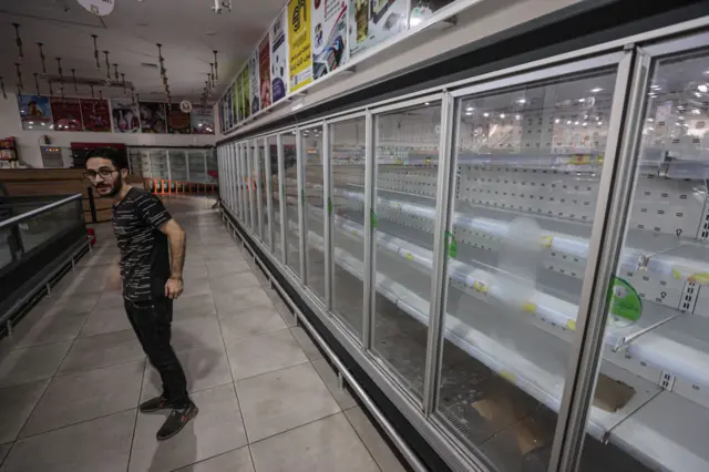 سوپرمارکتی در غزه در روز شنبه