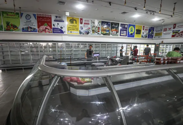 سوپرمارکتی در غزه در روز شنبه