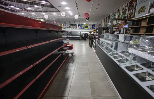 سوپرمارکتی در غزه در روز شنبه