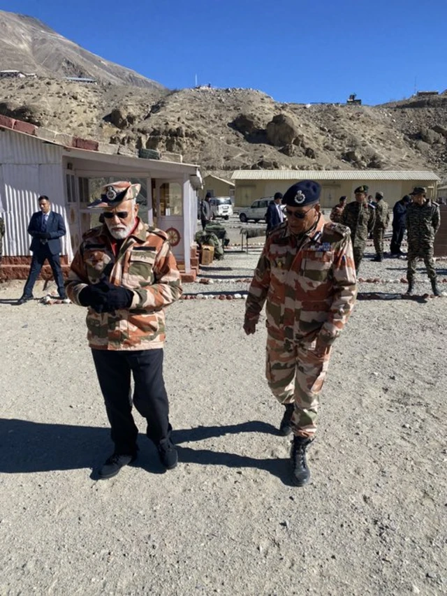 नरेंद्र मोदी