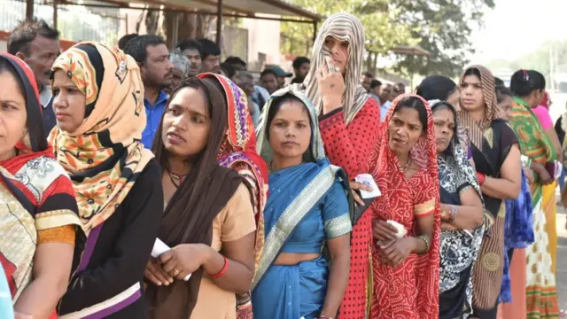 मध्य प्रदेश चुनाव में वोटिंग