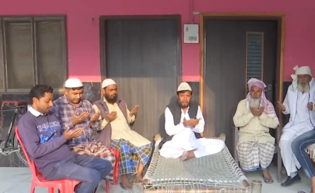 ऑस्ट्रेलिया के खिलाफ आईसीसी विश्व कप फाइनल मैच में टीम इंडिया की जीत के लिए भारतीय तेज गेंदबाज मोहम्मद शमी के गांव अमरोहा में दुआ की जा रही है.