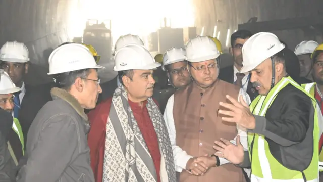 उत्तरकाशी टनल की समीक्षा करने पहुंचे नितिन गडकरी