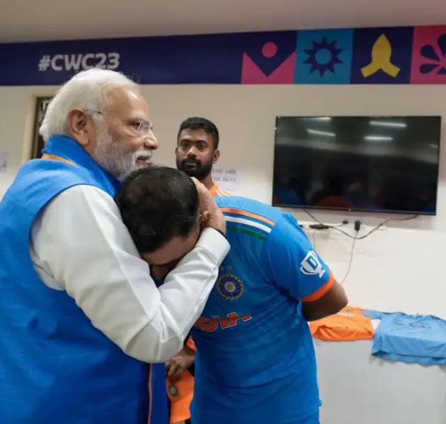 पीएम नरेंद्र मोदी के साथ मोहम्मद शमी