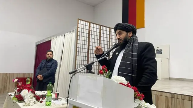 عبدالباری عمر، مقام طالبان که روز جمعه در یک مرکز اسلامی در شهر کلن سخنرانی کرد