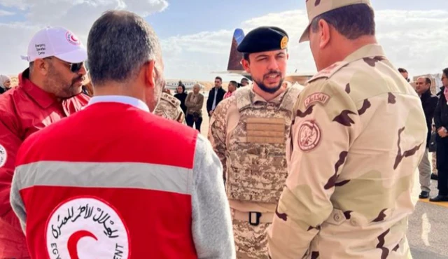 وصل الأمير الحسين بن عبدالله الثاني ولي العهد الأردني إلى مدينة العريش المصرية الإثنين، للإشراف على عملية تجهيز وإرسال المستشفى الميداني الأردني الخاص/2 لجنوبي قطاع غزة