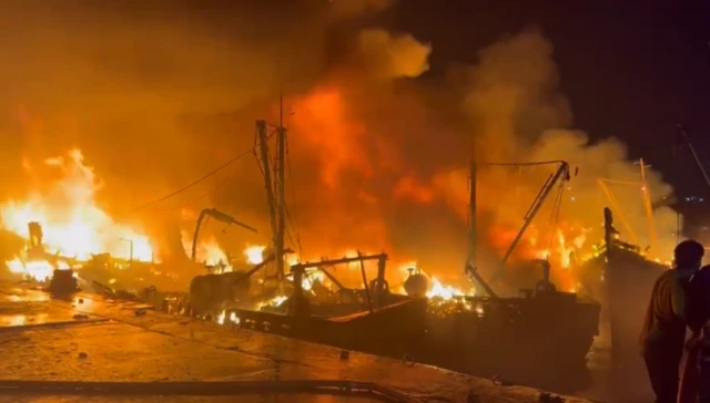 విశాఖ ఫిషింగ్ హార్బర్‌లో అగ్నిప్రమాదం