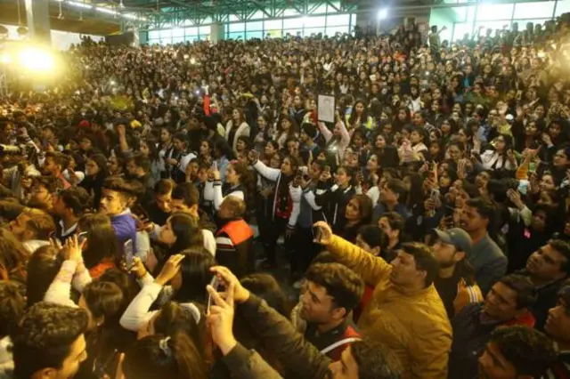 మ్యూజిక్ ప్రోగ్రాం