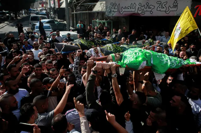 تشييع جنازة قتلى فلسطينيين في جنين