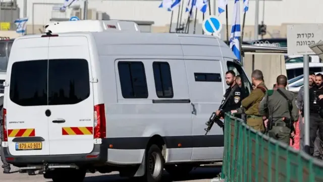 బందీలు, ఖైదీల విడుదల