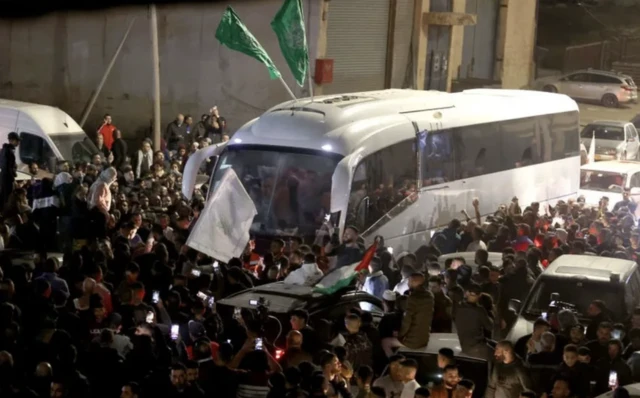 بازگشت اتوبوس زندانیان فلسطینی