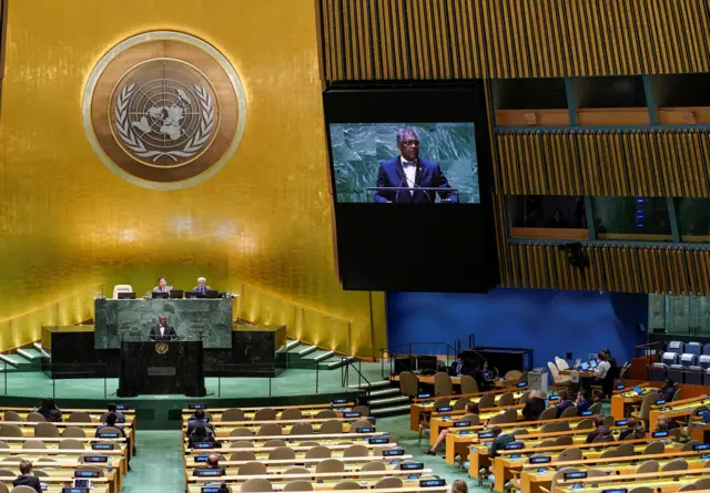 قاعة الجمعية العامة للأمم المتحدة في مدينة نيويورك بالولايات المتحدة