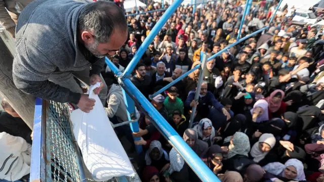 وصول المساعدات لملاجئ الأونروا في شمال غزة