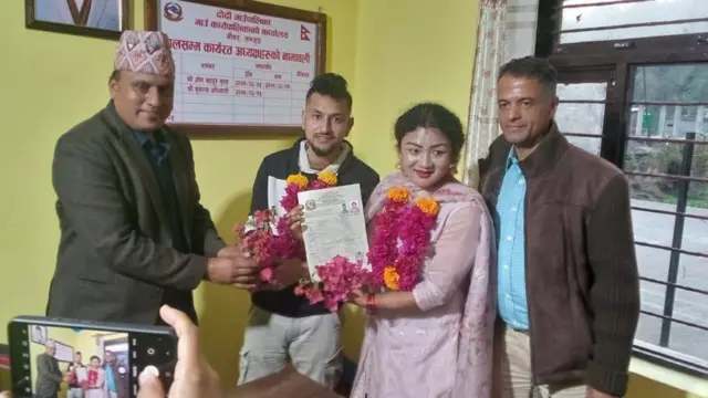 माया गुरुंग और सुरेंद्र पांडेय