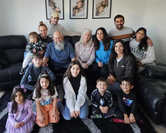 Yusuf, ailenin yeniden bir arada olduğu bir fotoğraf paylaştı