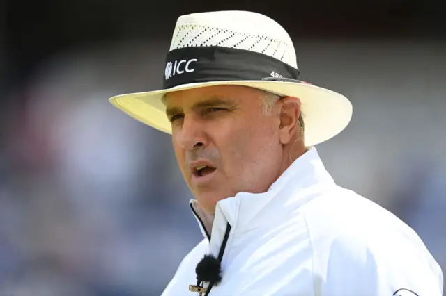 फोर्थ अंपायर एड्रियन होल्डस्टॉक