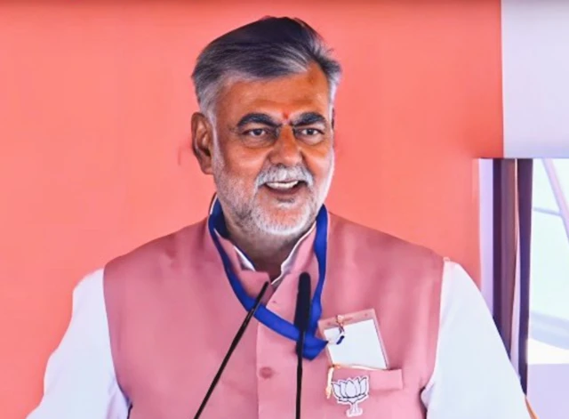 केन्द्रीय मंत्री और मध्य प्रदेश में नरसिंहपुर से बीजेपी उम्मीदवार प्रहलाद पटेल