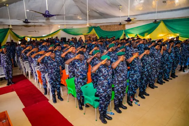 Aworan ọga agba fun ileeṣẹ ọlọpaa ati awọn lọbalọba