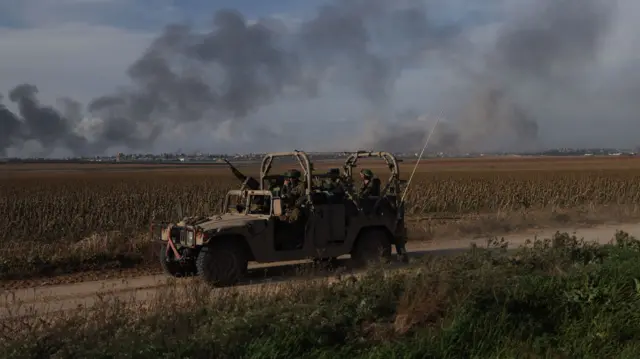 Израильские военные совершают рейд в Газе