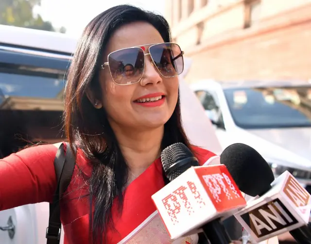 महुआ मोइत्रा